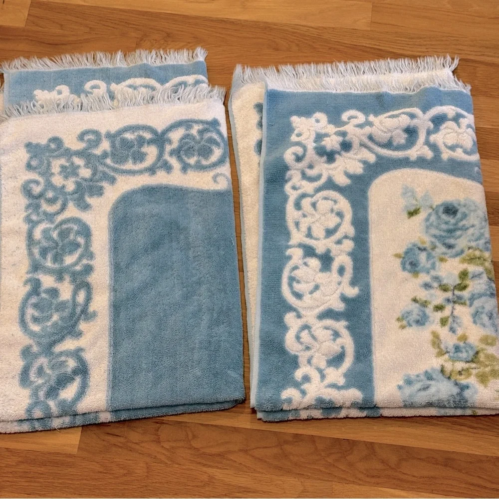 2/ VINTAGE 60'S TOWEL BLUE FLORAL DESIGN WITH FRINGE / COTTON